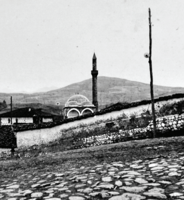 Novi Pazar: novopazarska kaldrma, Altun–alem džamija i mekteb
