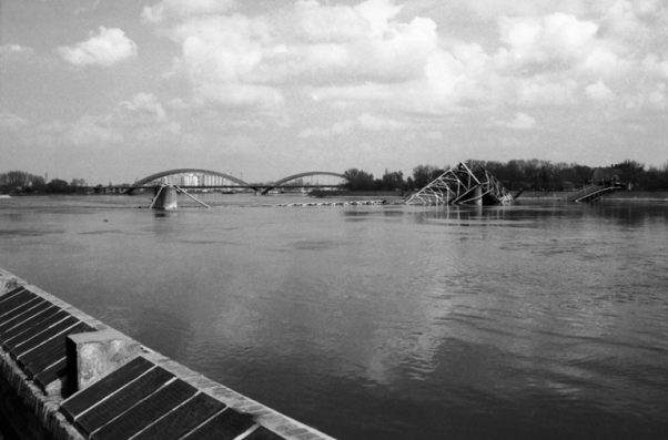 Varadinski most, nekada Most Maršala Tita